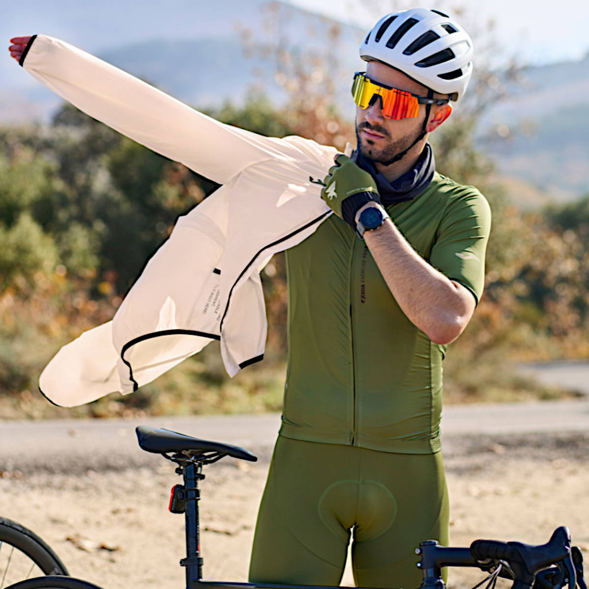 Ropa técnica para ciclismo de la marca. Imagen: Joma