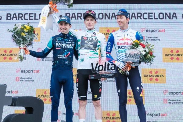 Jonas Vingegaard cierra la Volta a Catalunya en Barcelona y Brady Gilmore firma el último golpe en Montjuïc