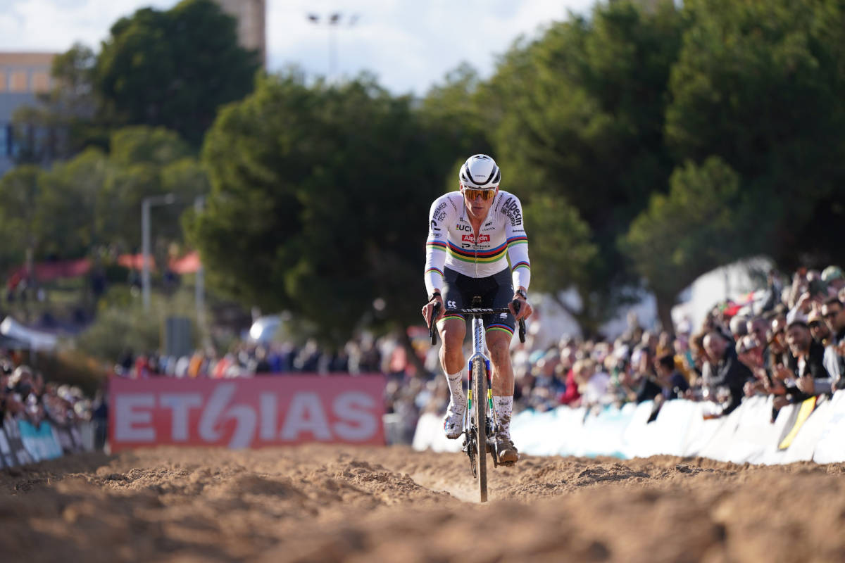 Mathieu van der Poel en la Copa del Mundo de Ciclocross. Imagen: UCI