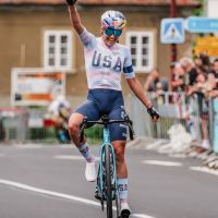 Kate Courtney se estrena en carretera con una victoria y abre una nueva vía lejos del MTB