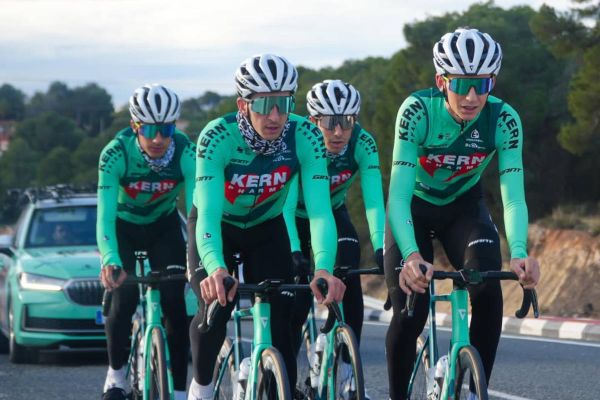 Kern Pharma deja el ciclismo y pone en riesgo la continuidad de uno de los equipos clave del pelotón español