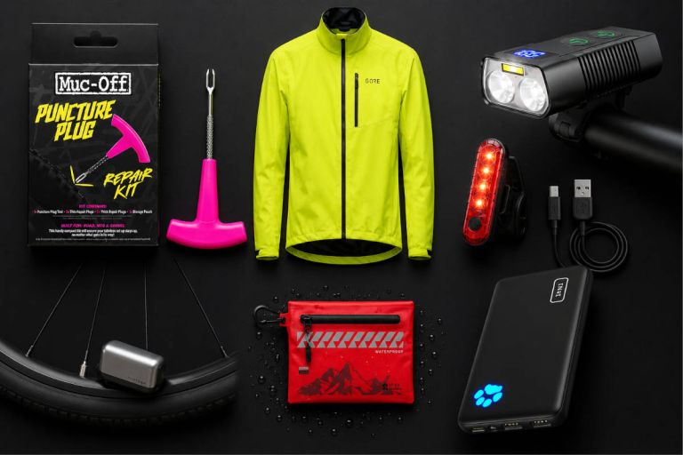 El kit de emergencia que muchos ciclistas urbanos descubren demasiado tarde: esto es lo que realmente conviene llevar