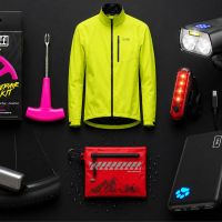 El kit de emergencia que muchos ciclistas urbanos descubren demasiado tarde: esto es lo que realmente conviene llevar