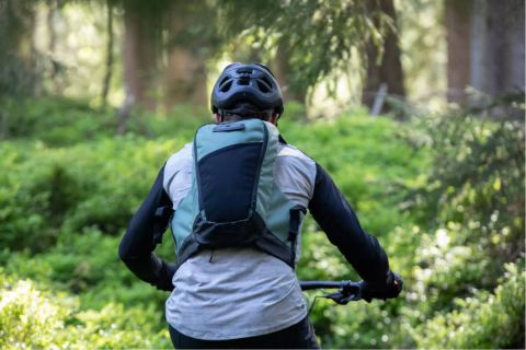 La mochila de Decathlon que cada vez se ve más en rutas de MTB largas y salidas de todo el día