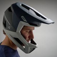 Leatt Gravity 5.0: el casco integral ligero que quiere cambiar las reglas del Descenso y el e-MTB