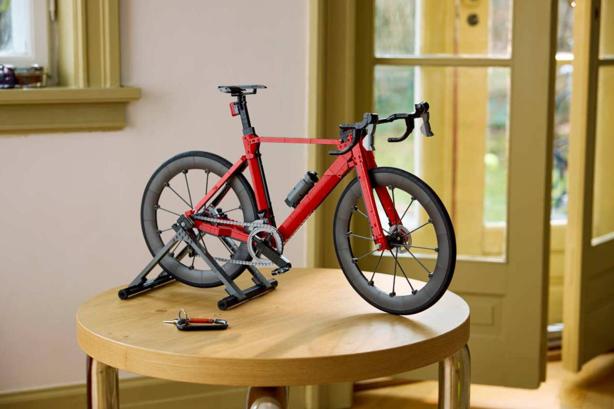 LEGO presenta una bicicleta de carretera de colección con más de 1.000 piezas