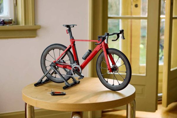 LEGO presenta una bicicleta de carretera de colección con más de 1.000 piezas