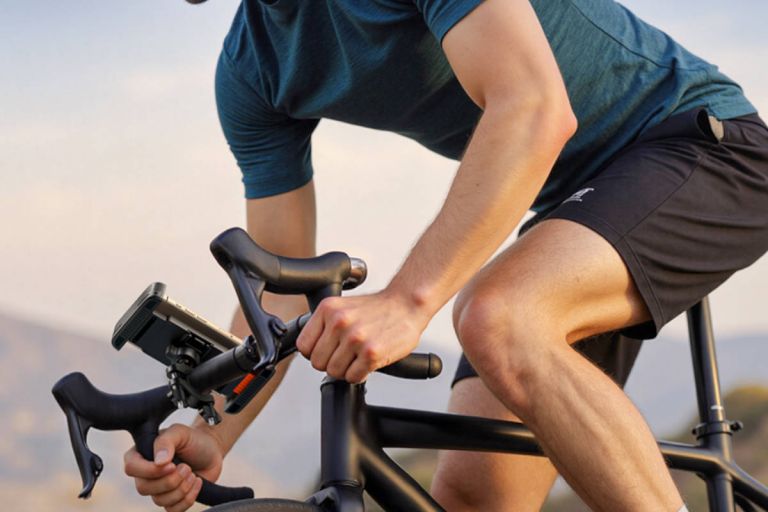 Cinco soportes de móvil para bicicleta por menos de 60 € que tienen sentido más allá del precio