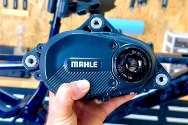 MAHLE mejora resultados en 2025 y refuerza su apuesta por las bicis eléctricas en un mercado todavía inestable