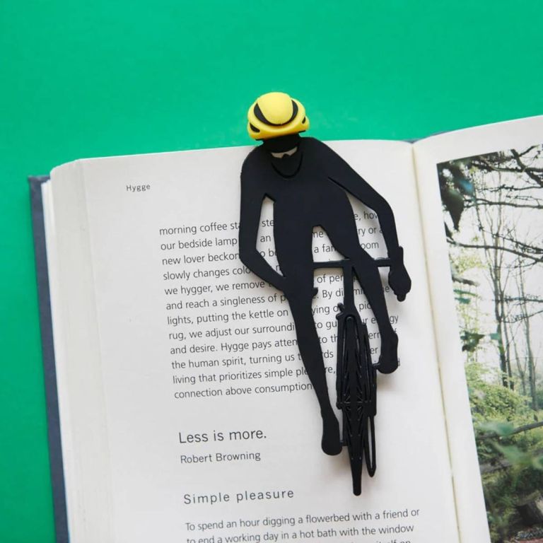 El marcapáginas ciclista de Balvi que convierte cualquier libro en una pequeña ruta sobre papel