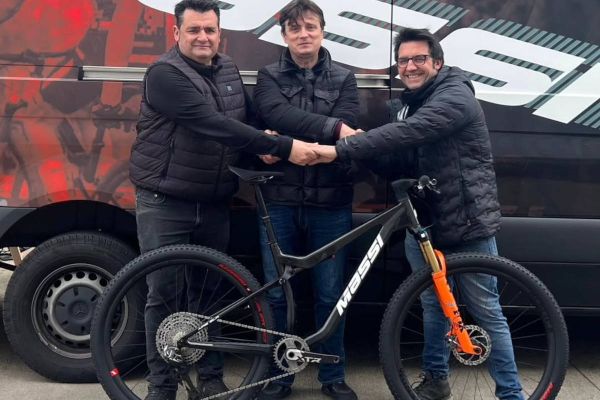 Massi y el TBellès Team lanzan un proyecto Factory con la competición como eje central