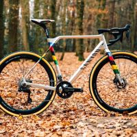 Mathieu van der Poel renuncia a Benidorm y ajusta su calendario para llegar al Mundial en plenitud