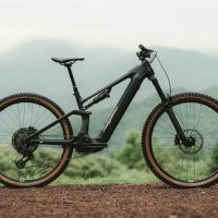 Megamo democratiza la tecnología Avinox con la nueva Ryal: hasta 150 Nm, batería extraíble de 800 Wh y precio desde 3.999 euros
