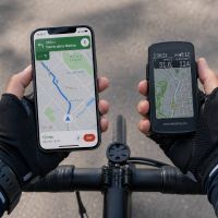 ¿Merece la pena un navegador GPS para ciclismo o basta con usar el móvil?