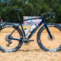 El Metallurgica Veneta Pro Team debuta en gravel con una imponente Merida Mission preparada para The Traka