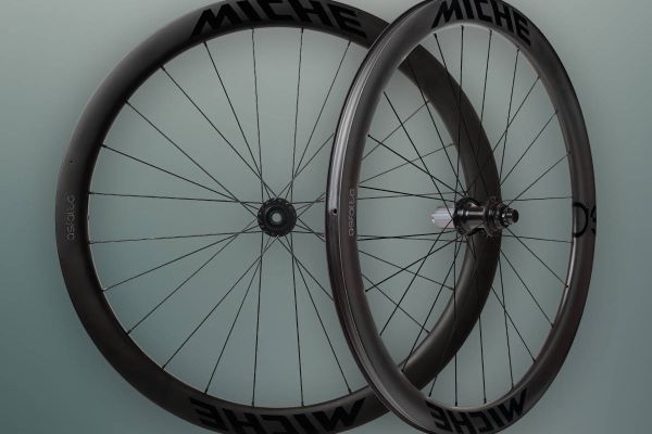 Miche democratiza el acceso al carbono con las nuevas ruedas Asfalto y Sterrato