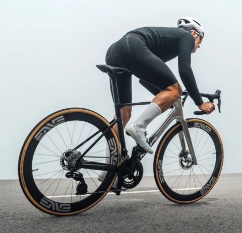 MMR Aelion SLR: la bici de carretera más exclusiva de la marca asturiana sube de nivel con ENVE y CeramicSpeed