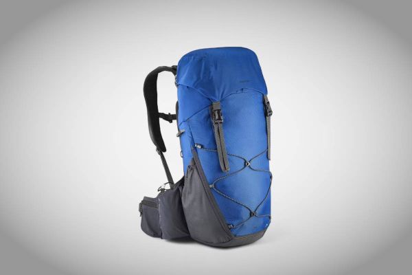 La mochila de Decathlon que muchos ciclistas están usando para bikepacking y rutas largas de MTB 