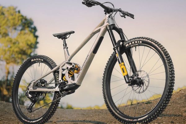 Mondraker entra de lleno en el Bike Park con la nueva Anark, una bici de Freeride con ADN de competición
