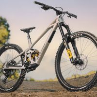 Mondraker entra de lleno en el Bike Park con la nueva Anark, una bici de Freeride con ADN de competición