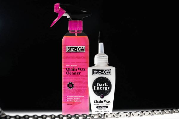 Muc-Off lanza Dark Energy Chain Wax tras cuatro años de desarrollo para mejorar el rendimiento de la transmisión