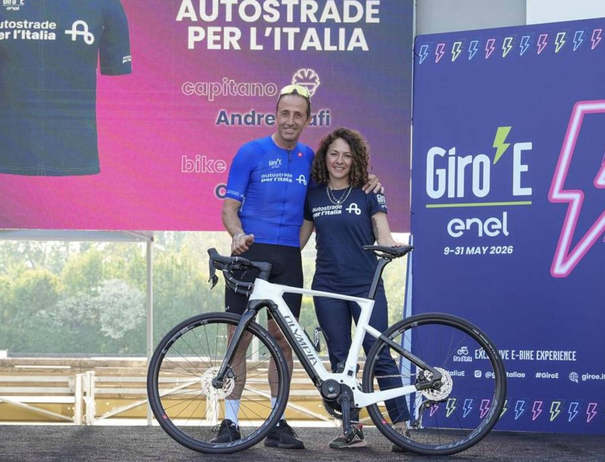 Equipo Autostrade per l'Italia, encabezado por Andrea Tafi. Imagen: Olympia Cycles
