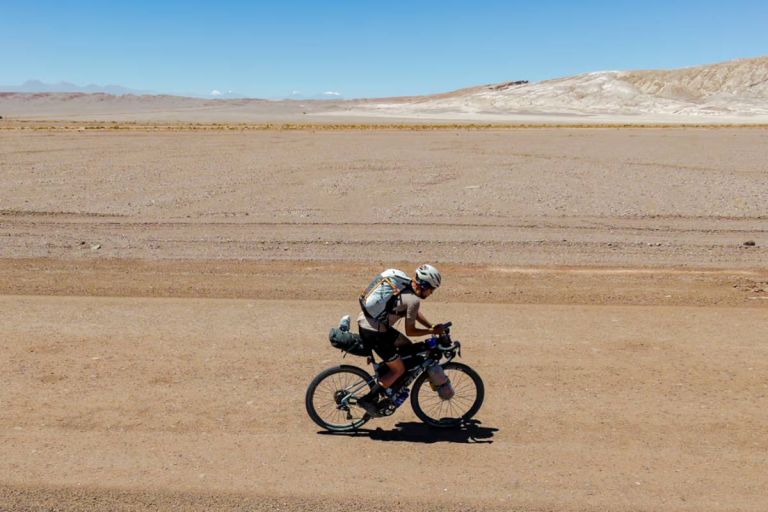 Omar Di Felice conquista la Ruta del Cóndor tras 7.000 km en bicicleta por Sudamérica