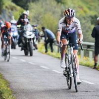 Paula Blasi convierte el Angliru en territorio legendario y firma la mayor gesta del ciclismo femenino español