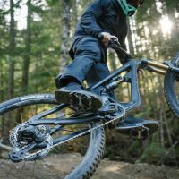 Shimano golpea el mercado Gravity con sus nuevos pedales planos Saint y XT