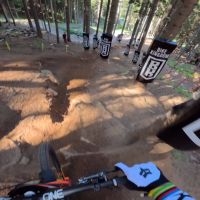 Lenzerheide endurece su circuito de Descenso: Jackson Goldstone anticipa una carrera más rápida y exigente