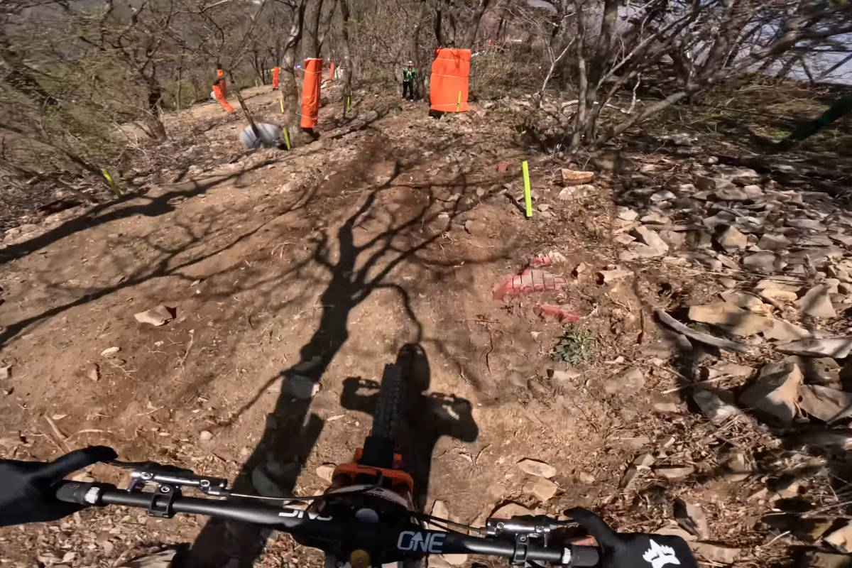 Jackson Goldstone en la pista de Mona YongPyong. Imagen: GoPro Bike