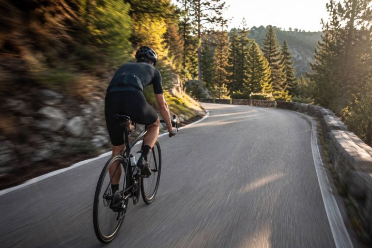 Por qué el cerebro sigue sabiendo montar en bicicleta incluso después de años sin pedalear