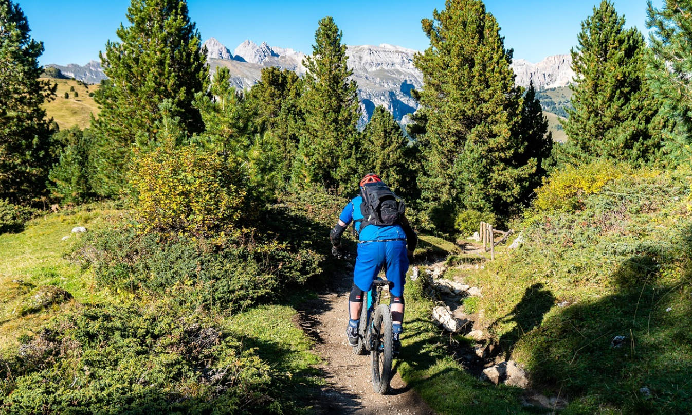 Ciclista en la montaña. Imagen: MaBraS/Pixabay