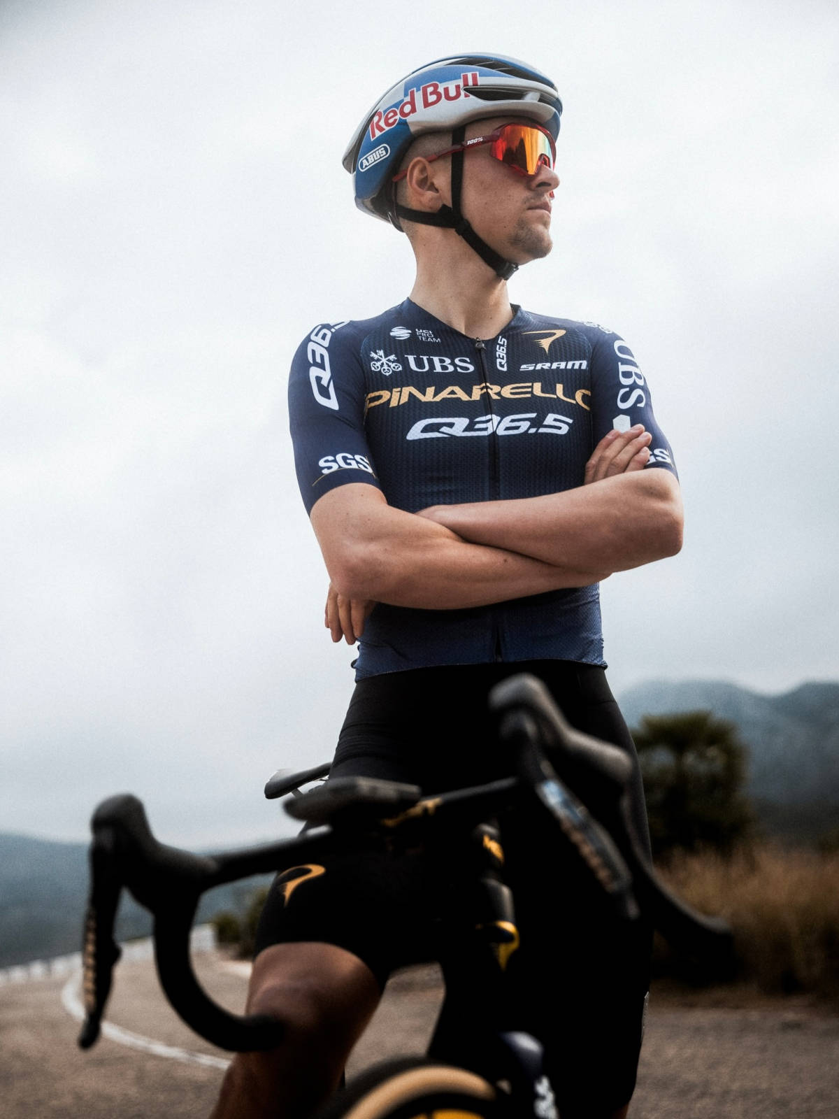 Nuevo nombre e imagen del equipo. Imagen: Pinarello-Q36.5 Pro Cycling Team