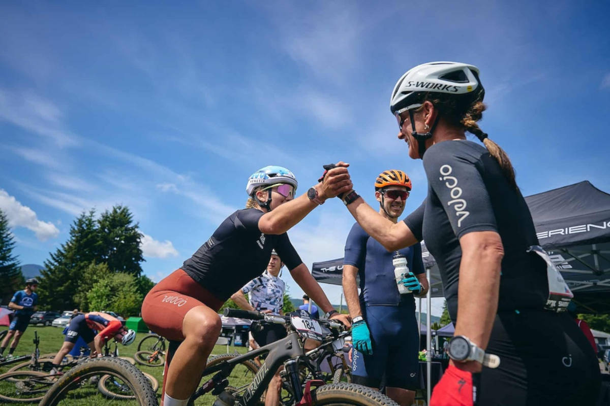Ruth Holcomb y Katerina Nash. Imagen: BC Bike Race