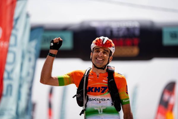 Titan Desert Morocco 2026: Luis Ángel Maté golpea primero y Tessa Kortekaas abre una brecha enorme