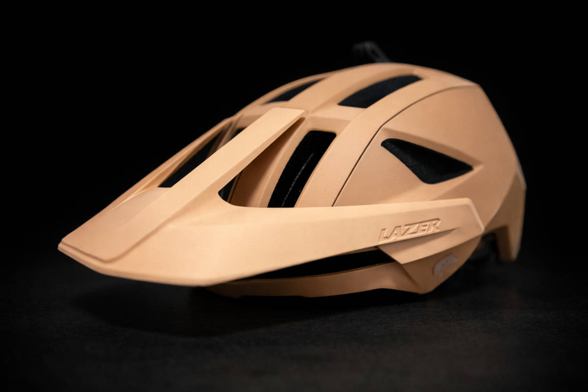 Lazer Impala KinetiCore. Imagen: TodoMountainBike