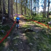 Puck Pieterse muestra cada metro del circuito de Lenzerheide antes del XCO de la Copa del Mundo