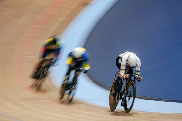 ¿Qué es el Ciclismo en Pista? Historia, pruebas y tecnología del velódromo