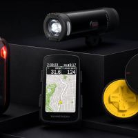 Regalos tecnológicos para ciclistas: cuatro ideas útiles que van más allá del accesorio