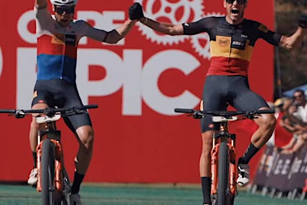 El Buff-BH pone al rojo la general masculina de la Absa Cape Epic 2026 y Lill-Keller dejan la femenina vista para sentencia
