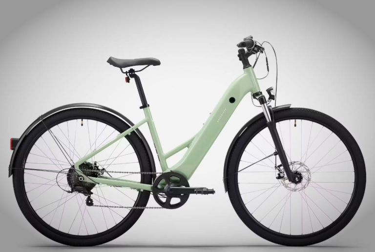 Rockrider E-ACTV 100: la bicicleta eléctrica asequible que quiere conquistar la movilidad urbana diaria