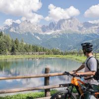 Vacaciones perfectas en bici: RODA lleva el MTB de varios días a los Dolomitas con remontes y equipaje de hotel a hotel