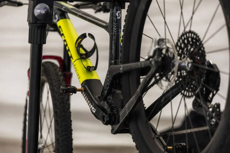 La nueva Scott Spark asoma en la Copa del Mundo con un cambio profundo en su suspensión