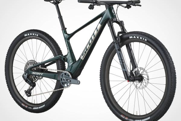 Scott Spark RC 2026: más equipamiento, cambio electrónico y precio a la baja en los montajes Team Issue y Team
