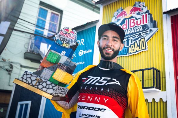 Sebastián Holguín firma un récord histórico en el Red Bull Valparaíso Cerro Abajo 2026