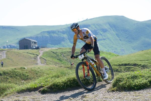 Becking aprovecha un pinchazo de Saitta y Spica se viste de líder en la Appenninica MTB Stage Race