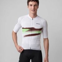 Siroko renueva su línea de maillots de verano con más versiones, tejidos ligeros y colaboraciones visibles