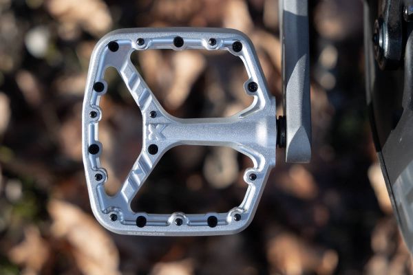 Sixpack Racing Millenium 4.0: nuevo pedal plano con plataforma ultrafina y enfoque Gravity
