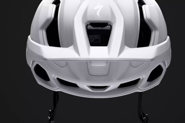 Specialized Ambush 3: el nuevo casco de Trail que quiere resolver el problema que casi ninguno resuelve del todo